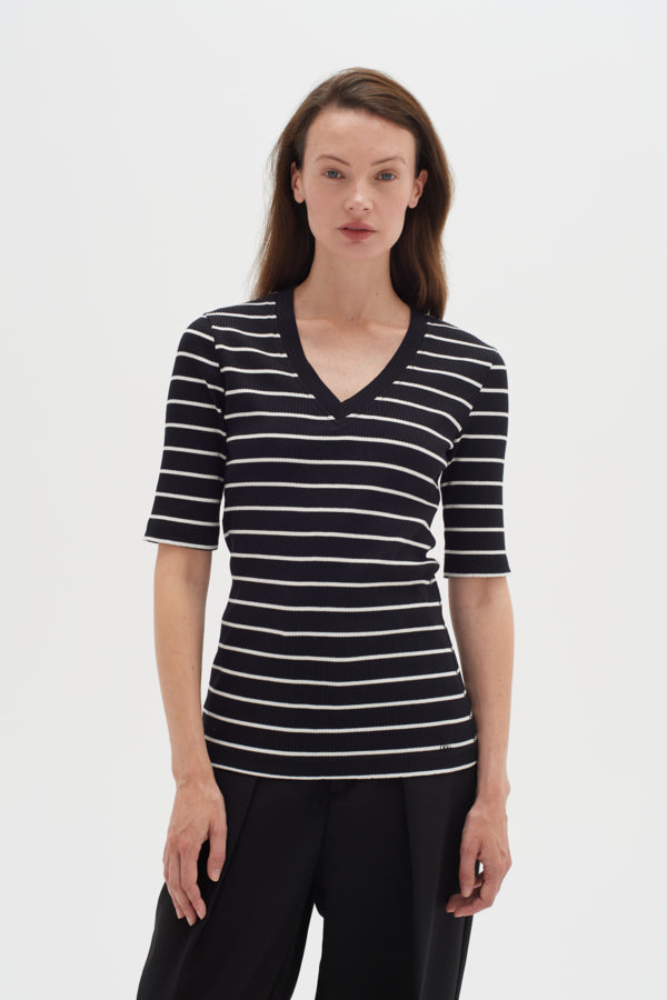 DagnaIW Striped V T-Shirt